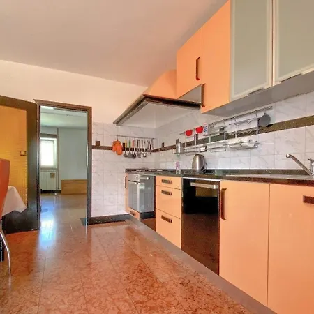 Ferienwohnung Fur 6 Personen Ca 80 Qm In Novigrad, Istrien Istrische Riviera *